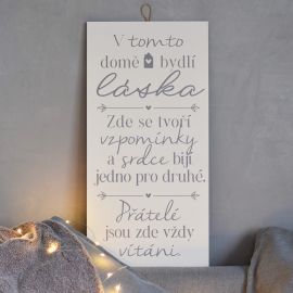 Cedule - V tomto domě bydlí láska (bílá)