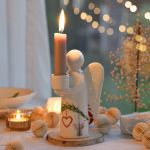 Porcelánový anděl na svíčku - kolekce Kouzlo Vánoc