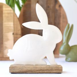 Kovový zajíc Glenn na podstavci, délka 15 cm, výška 18,5 cm, bílý